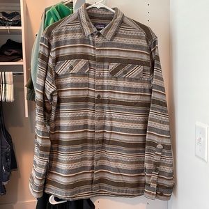 Patagonia Men's Insulated Organic Cotton Mid-Weight Fjord Flannel Shirt, size S